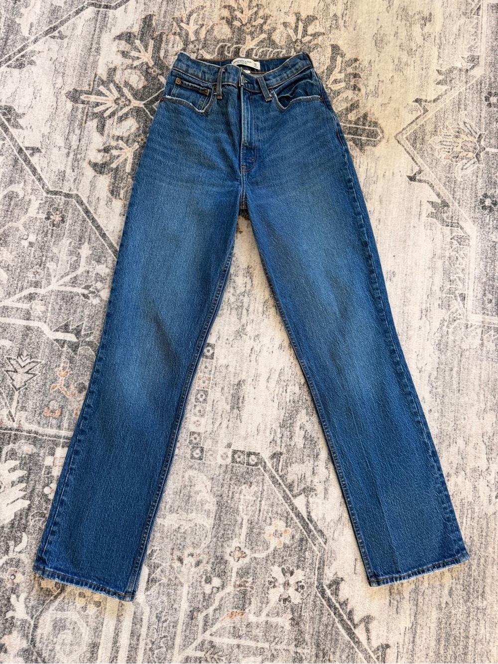 Abercrombie & Fitch Women’s 90’s Straight Ultra High Rise Curve Love Jeans